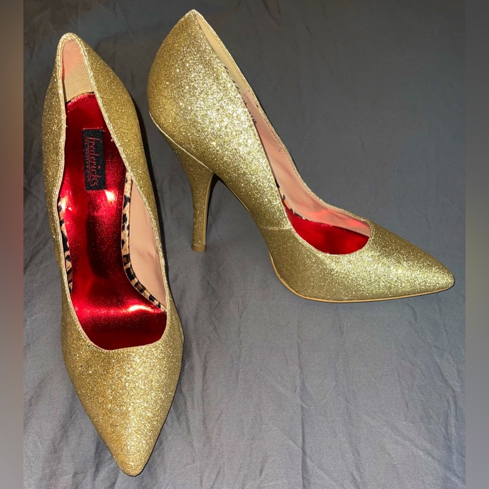 Women’s Pointed Toe Stiletto Slip On Heels { Size: 8.5 }
